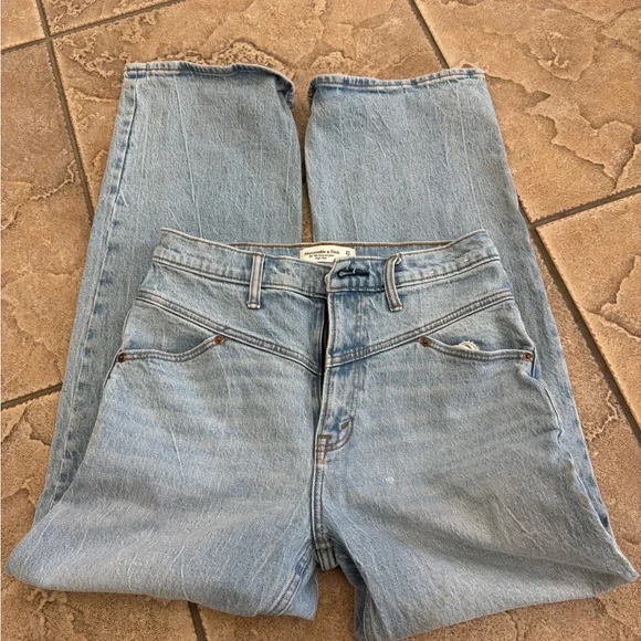 Abercrombie high rise 90s relaxed jeans - Picture 3 of 5